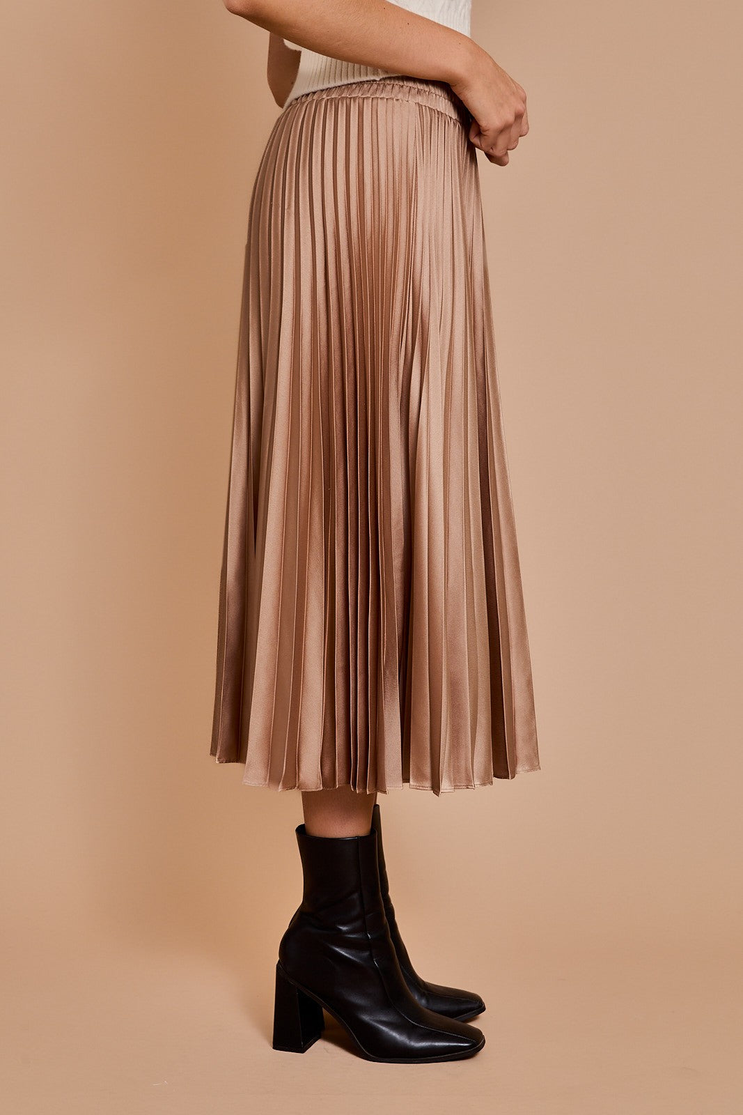 Pleated Elastic Waist Satin Skirt (Champagne)