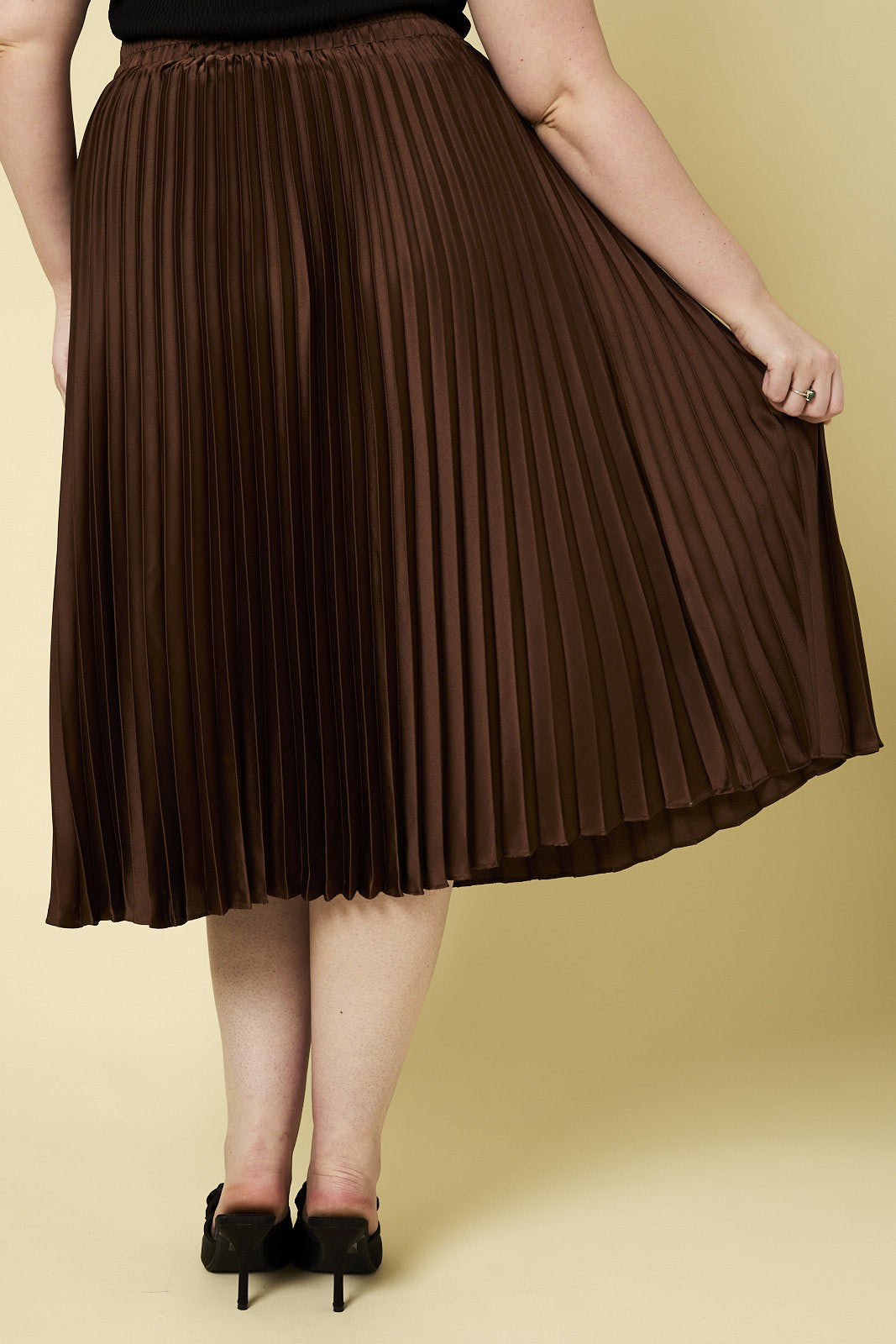 Elastic Waist Pleated Midi Skirt (Plus Size - Chocolate)