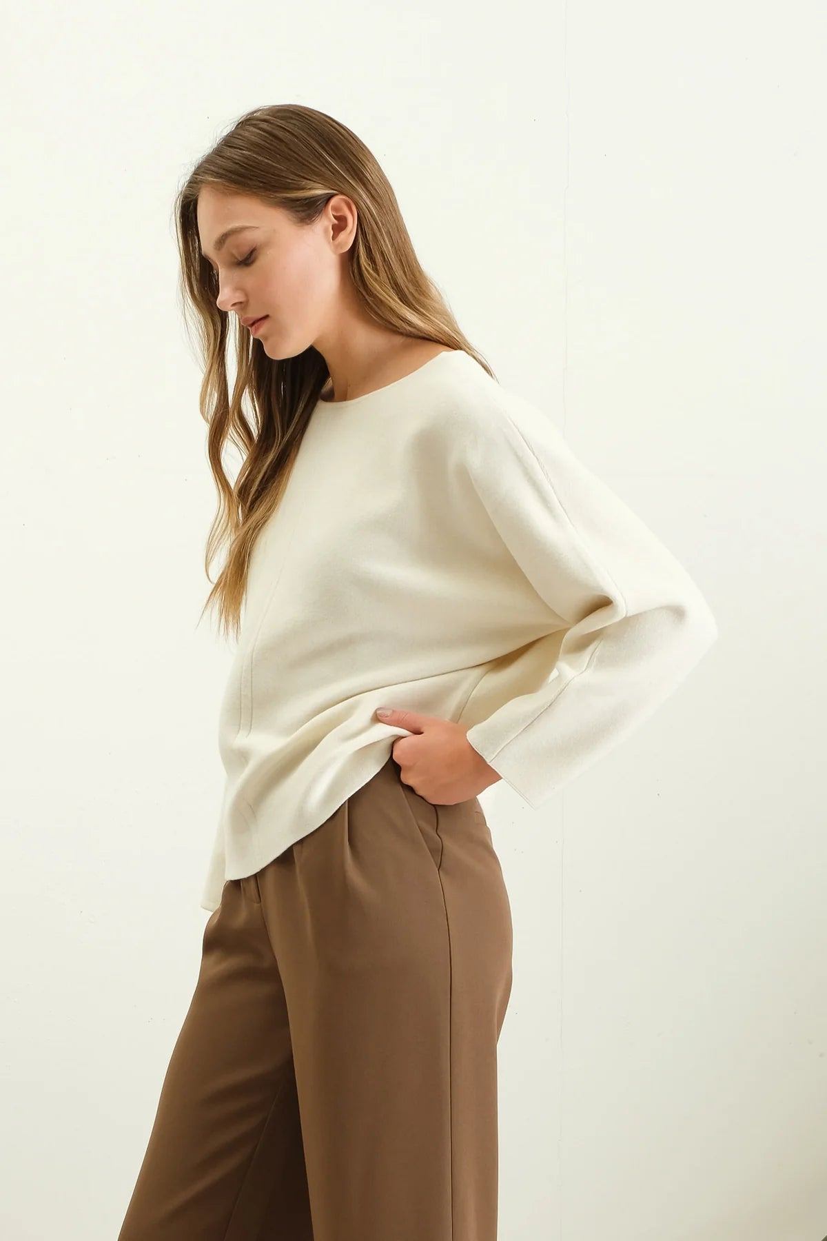 Solid Boat Neck Front Seam Knit Sweater (Cream)