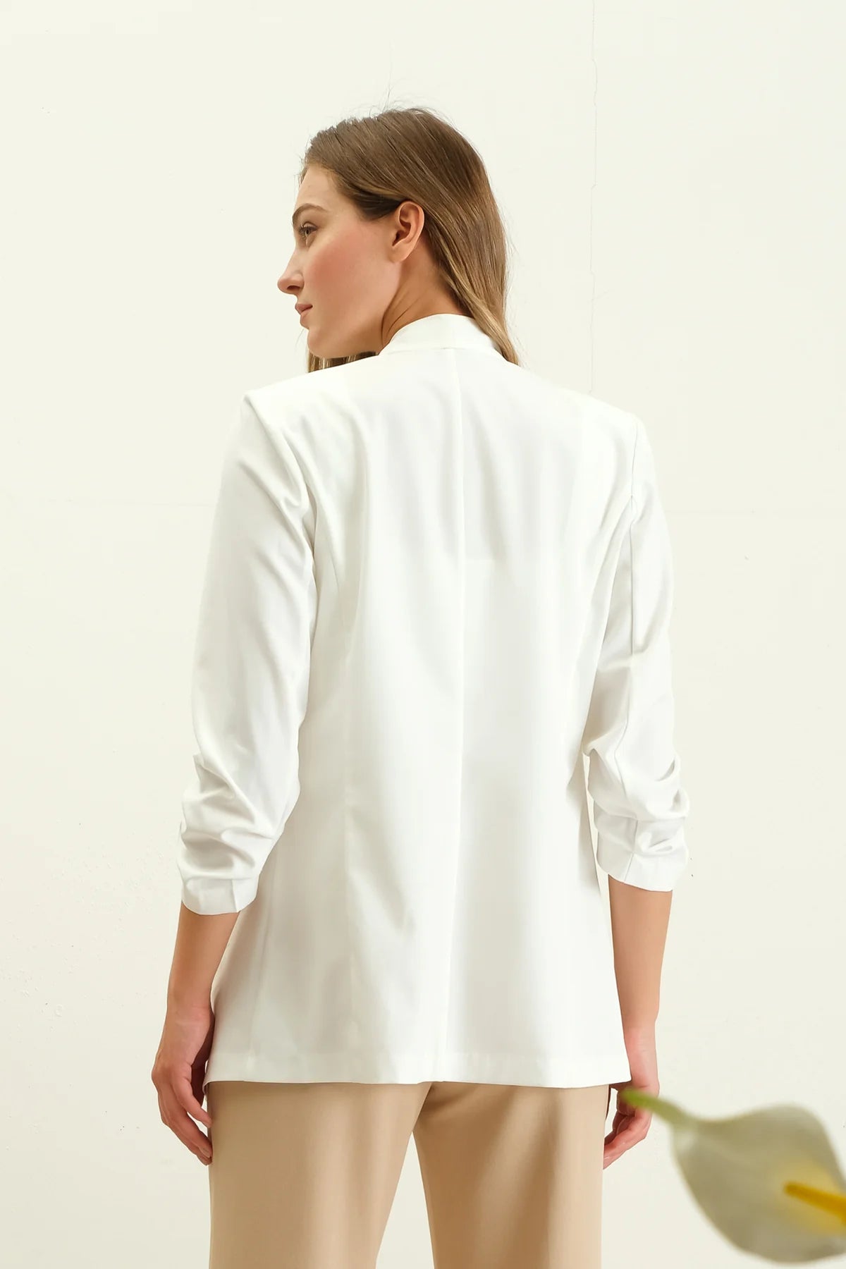 3/4 Ruched Sleeve Longline Blazer (White)