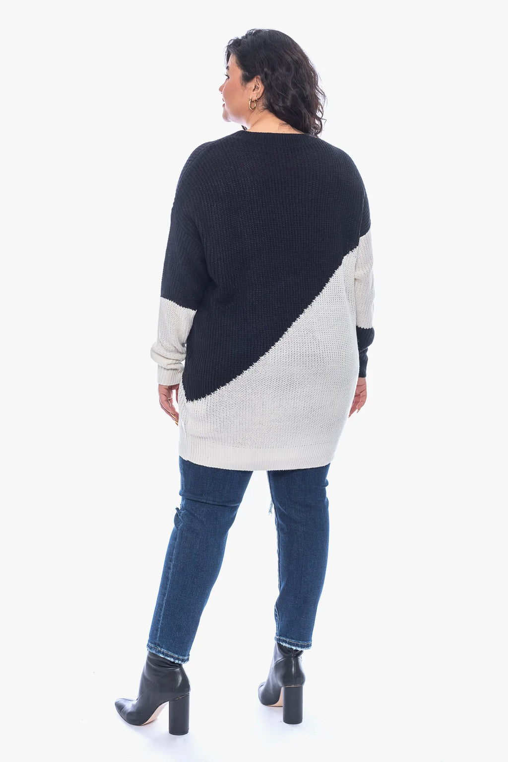 Paulina Tunic Sweater (Plus Size), Black & White – In Pursuit Mobile  Boutique